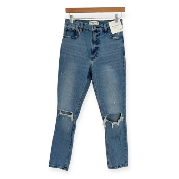 NWT Abercrombie & Fitch Curve Love Distressed Skinny Jeans - Picture 1 of 7